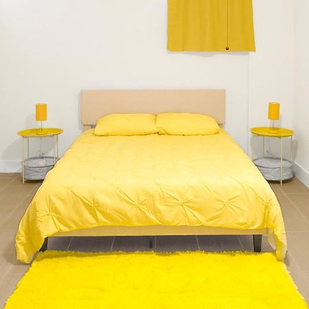 Yellow Sunrise Brighton Beach Retreat Apartment New York Exterior photo